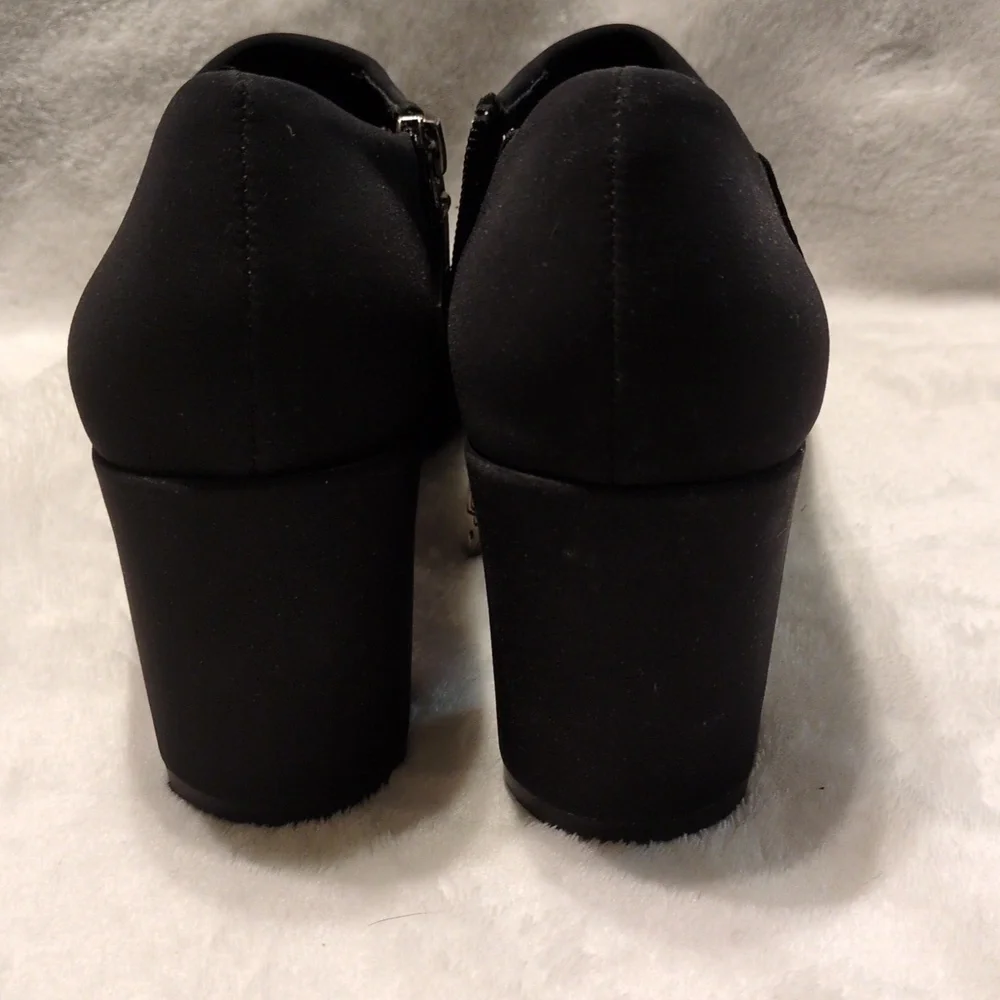 Donald J. Pliner Leather And Nylon Booties 8.5 Black